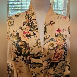 Vintage Victoria's Secret 100% Silk Robe Belted Long Sleeve Blush Floral Size M